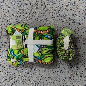 TMNT Robe and Sippers BONUS 2 Pack Undies included